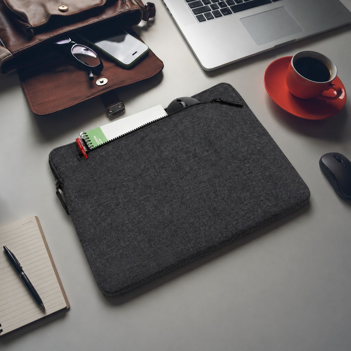 Eono Laptoptasche für 14-Zoll-Geräte – Wasserabweisend, Dünne Dunkelgraue Hülle